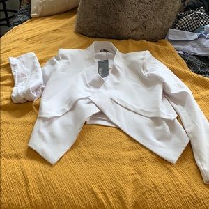 Clean, crisp white blazer w/ shoulder pads